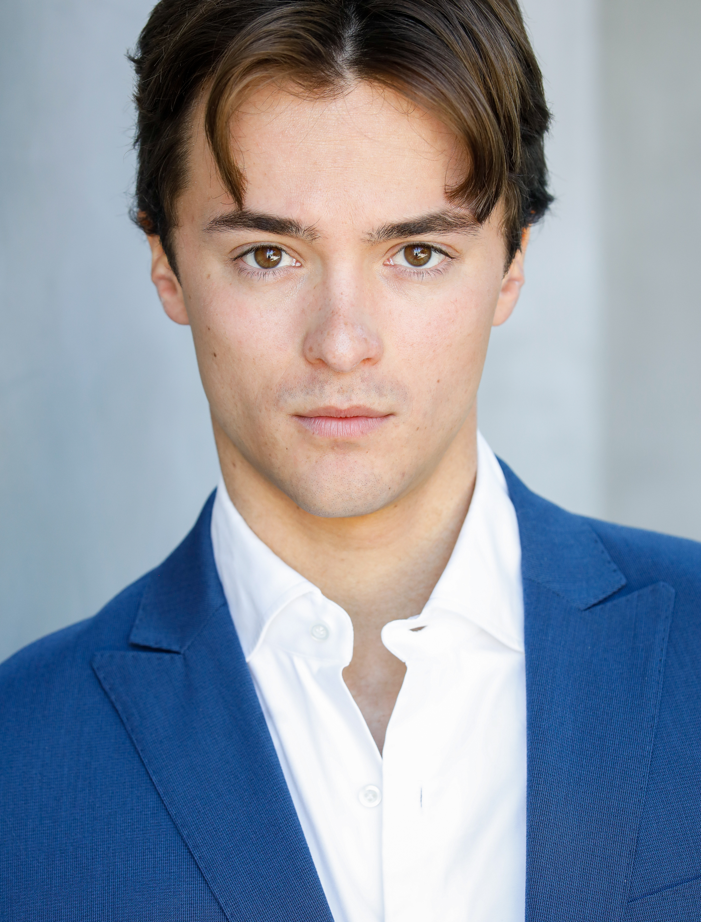 Leonardo Cecchi headshot in blue blazer
